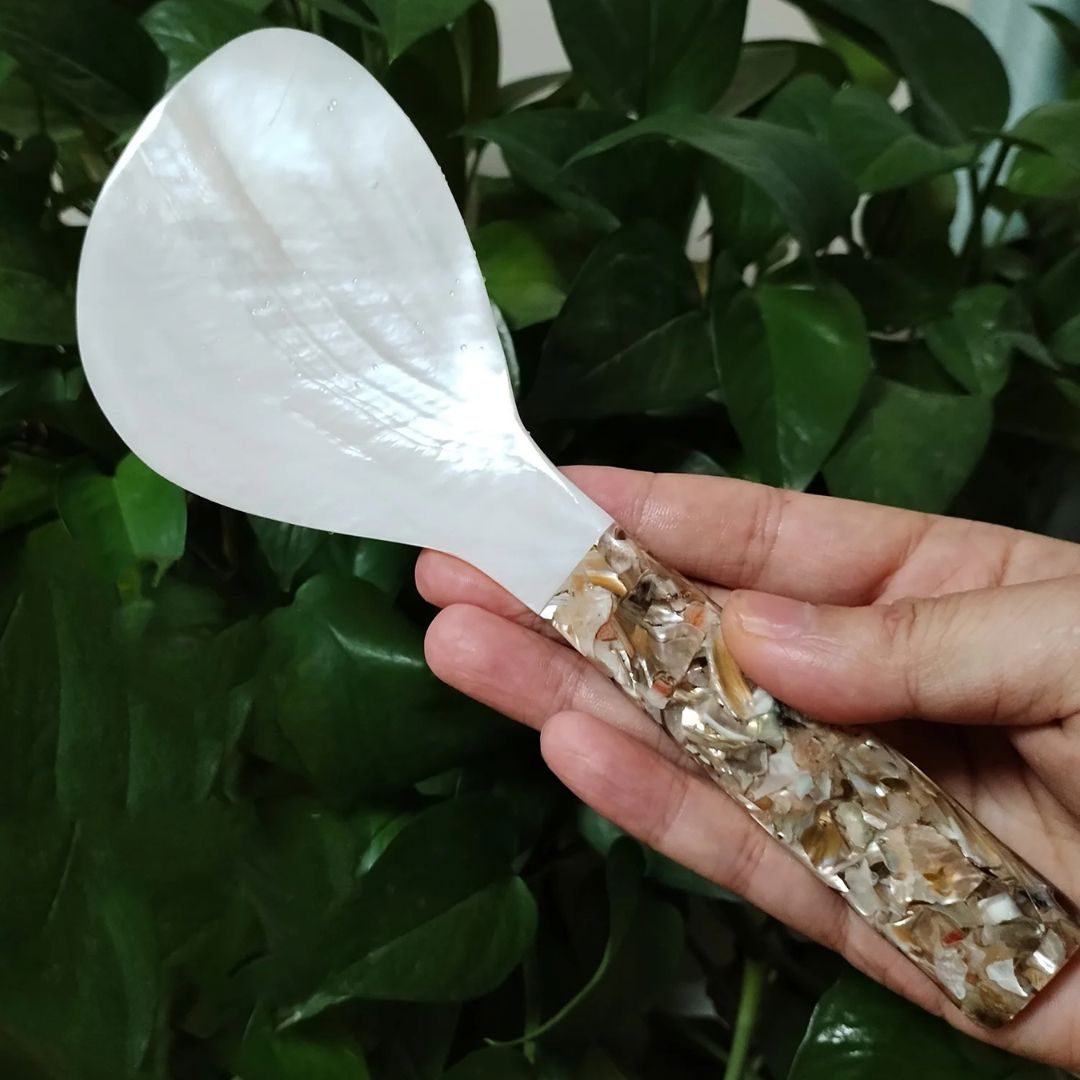 Colher de Arroz Madrepérola – Beleza Natural e Alta Resistência Linha Premium048 Cozinha com Estilo Branco