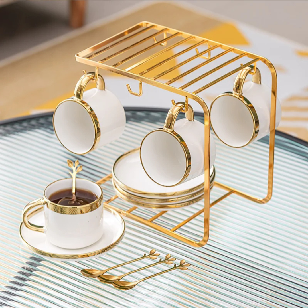 Conjunto de Xícaras Luxuoso com Detalhes em Dourado - Elegância em Porcelana