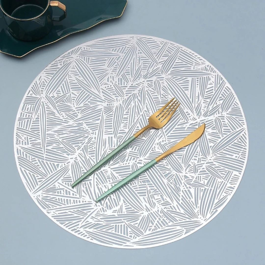 Conjunto de Descanso de Mesa Metálico para Ocasiões Especiais - Placemats de Elegância e Proteção Mesa Posta005 Cozinha com Estilo Branco Galho com folhas 