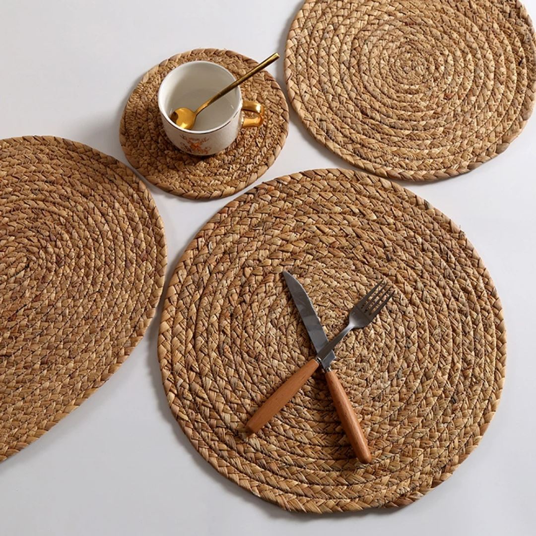 Placemats Trançados - Elegância Artesanal para Sua Mesa Mesa Posta012 Cozinha com Estilo 